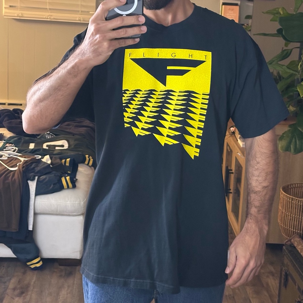 Nike T-shirt Flight Series Graphic Mens Size L Black Yellow